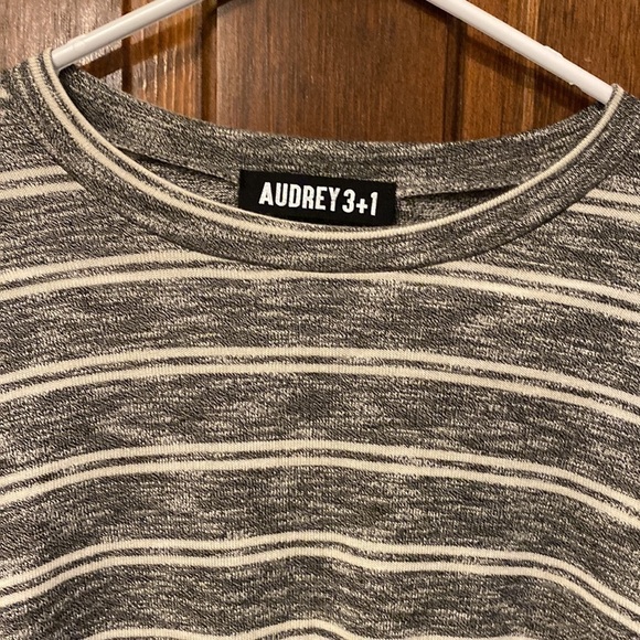 AUDREY 3 + 1 crop top. - Picture 2 of 6